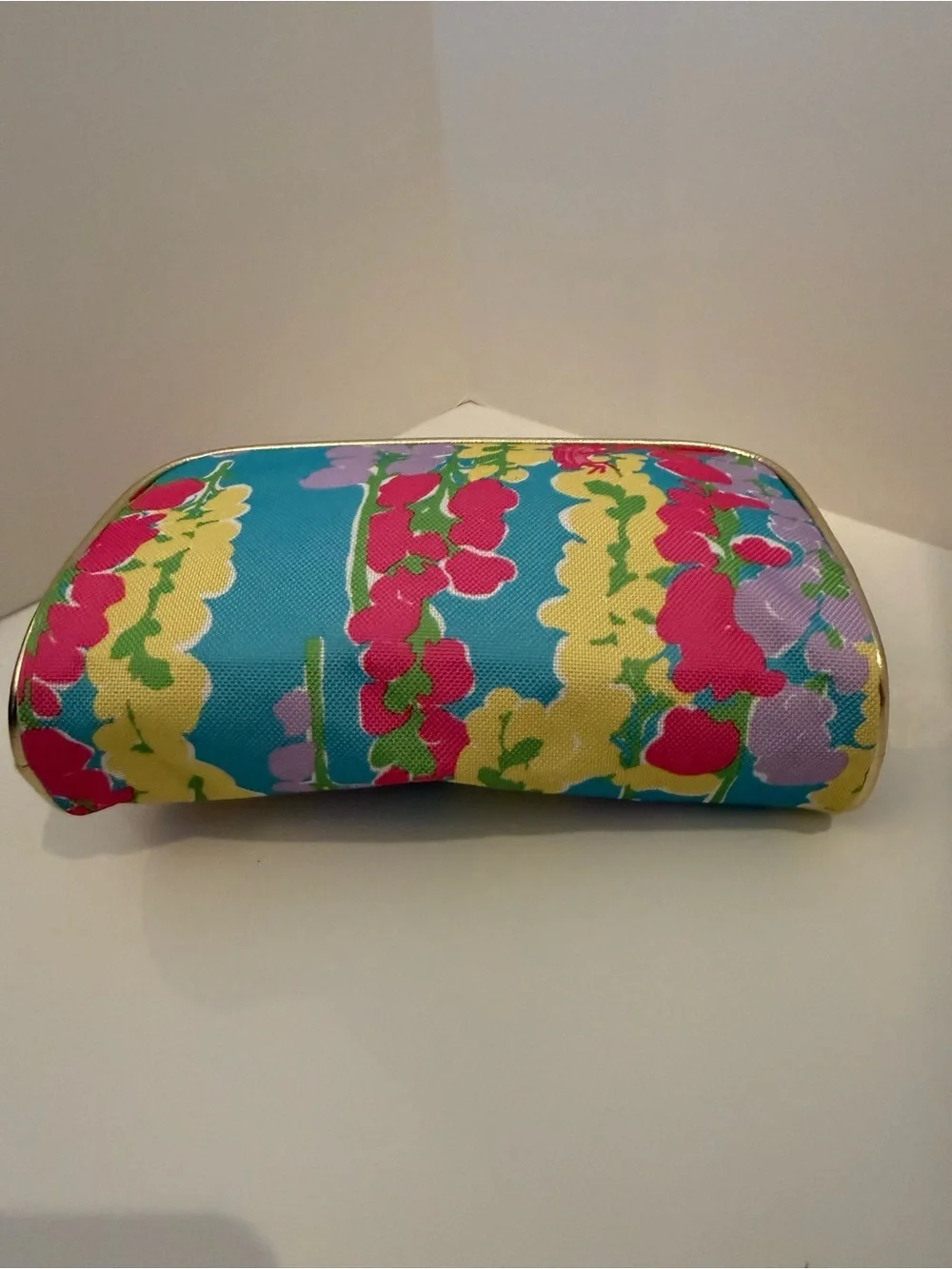 NWOT Lilly Pullitzer Collab with Estée Lauder toiletry bag 8 x 5 x 2“
